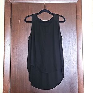 Sleevless blouse